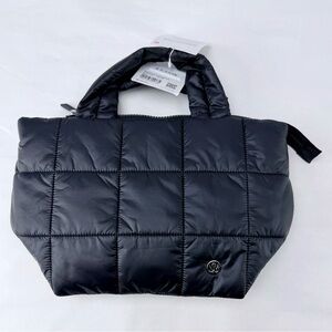 New with Tags Lululemon Quilty Pleasures Tote Bag
Mini 5L